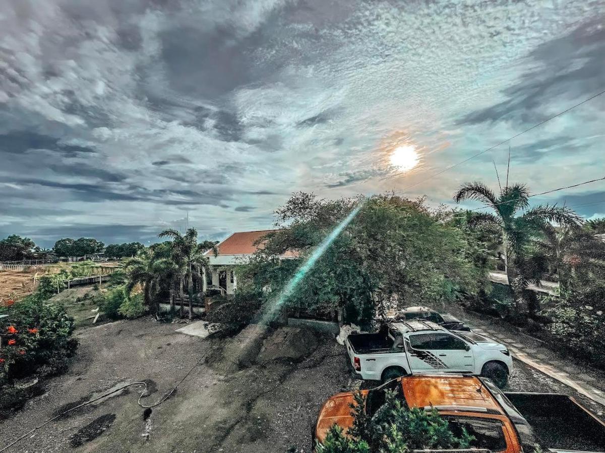 Airport View Hotel Vigan Kültér fotó